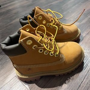 • BRAND NEW • KIDS TIMBERLAND BOOTS •